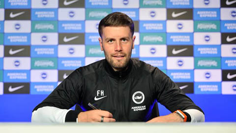 Brighton 'thưởng nóng' cho HLV trẻ nhất lịch sử Premier League 